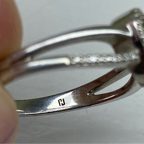 JJ Sterling Silver Heart with Diamond Illusion Setting Statement Ring - Picture 4 of 10